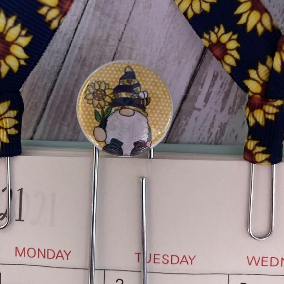 Gnome with Sunflowers Planner Clip Set Paperclips - Picture 2 of 3